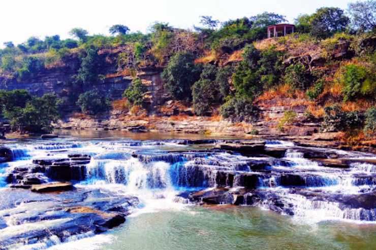 same day trip to salkhan fossils park with Lakhaniya cave painting from Varanasi